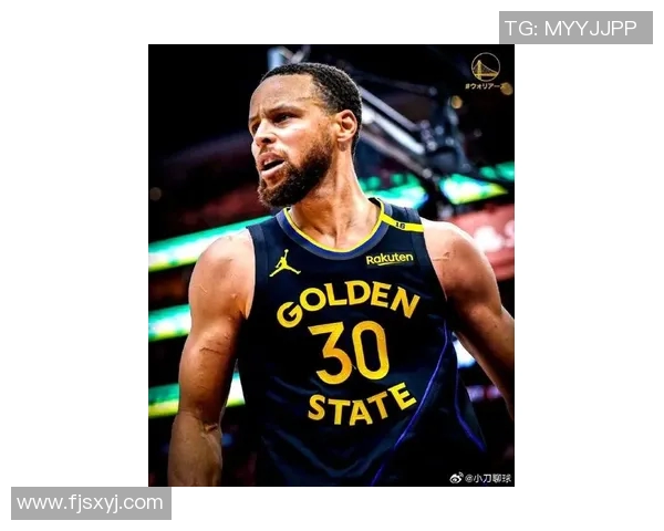 连续得分！库里弧顶三分&切入上篮连拿五分