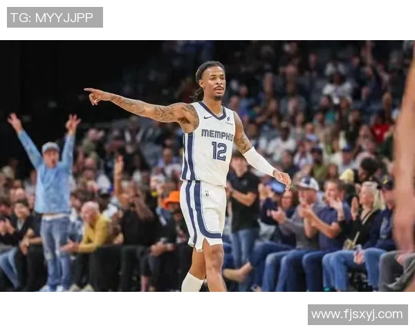 队记：本-谢泼德在防守莫兰特时被磕掉一块牙 但他继续坚持比赛